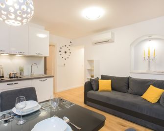 Residence Teatro - Šibenik - Wohnzimmer