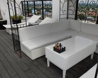 The Penthouse Hotel - אנג'לס סיטי - סלון