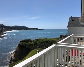 The Inn at Arch Rock - Depoe Bay - Balcony