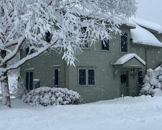 Fantastic snow. Dates just opened for Spring skiing in April. - Stowe - Building