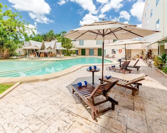 Hotel Maria del Carmen - מרידה - בריכה