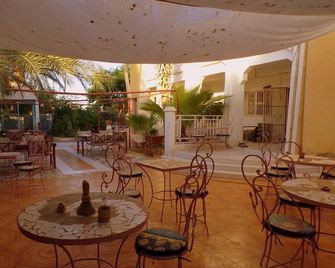 Le Triskell Auberge - Hostel - Nuakšott