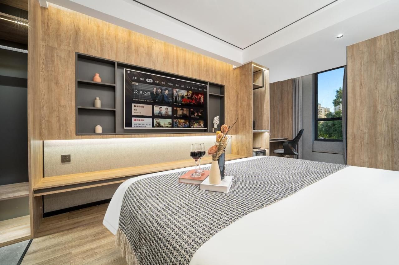 Wenzhou All-Day Hotel Is Located in The