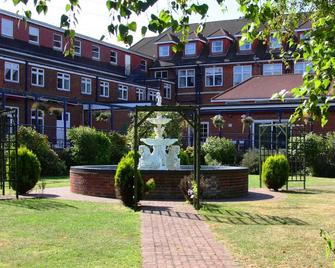 Best Western Thurrock Hotel - Thurrock - Gebäude