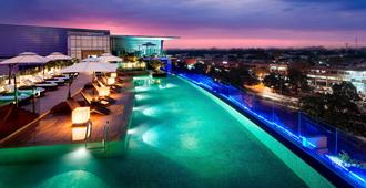 JW Marriott Hotel Chandigarh - Chandigarh - Pool
