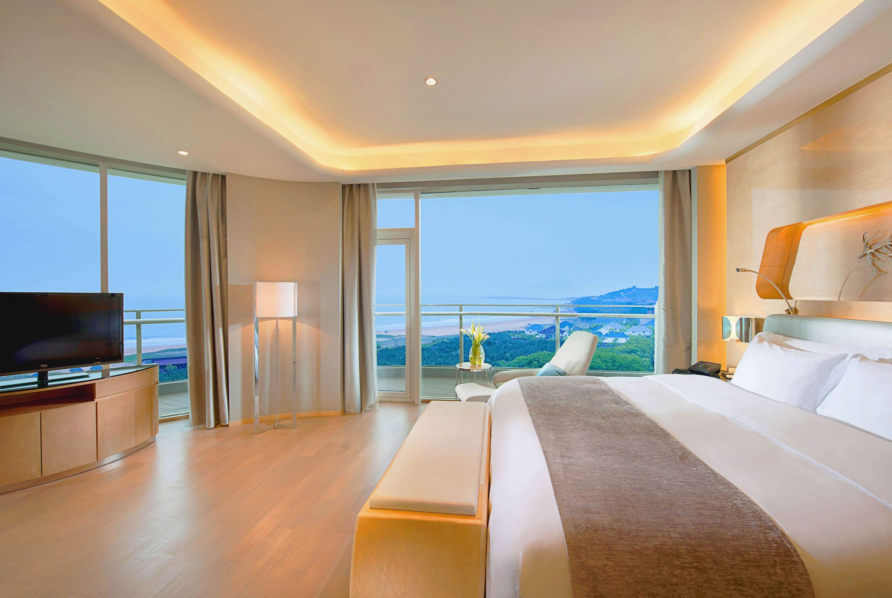 Wyndham Grand Qingdao thumbnail 3