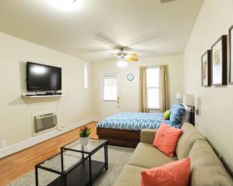 Cozy Hyde Park Guest House in Historic Central Austin Neighborhood - Austin - Habitación