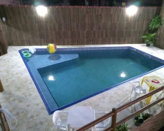 Residencial Villa Nova Suite - Camburi - Zwembad