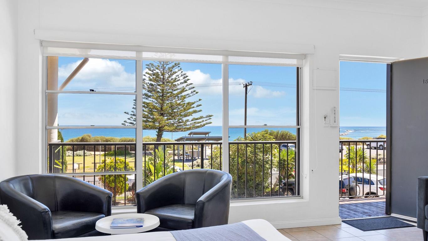 Coast Motel & Apartments