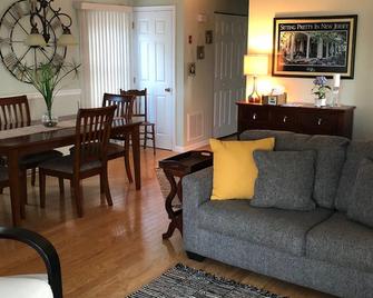 Waterfront Gem \n1st Floor - North Wildwood - Living room