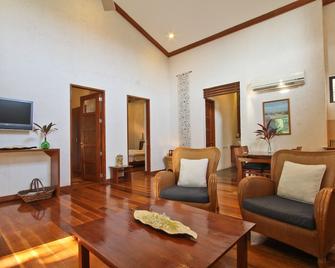 The Strand Boutique Resort - Boracay - Living room
