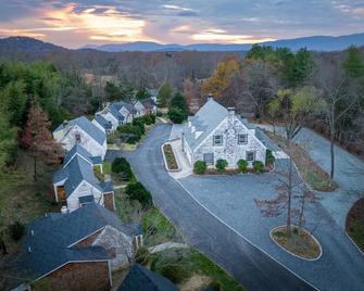 Devon Cottage at Ivy Cottages - Crozet - Building