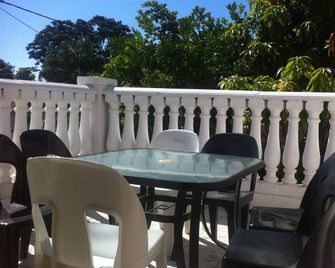 Upper Room Guest House - Francistown - Balkon