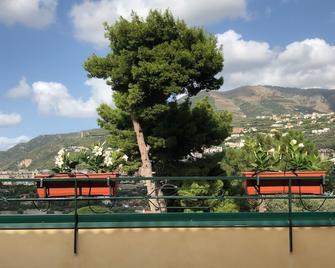 Vesuvio view - Vico Equense - Edificio