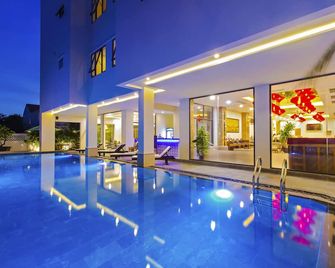 Ally Beach Boutique Hotel Hoian - Hoi An - Piscina