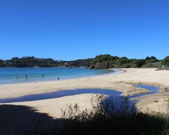 Beautiful beach front location with stunning views - Halfmoon Bay - חוף
