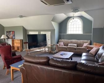The Wildflower Inn - Lyndon - Living room