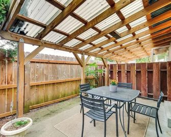 Pet-Friendly Gem With Ping-Pong Table In - Forest Grove - Binnenhof