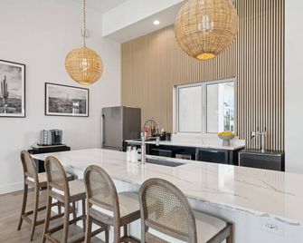 Modern 2-Bed Apartment Complex - Owasso, Ok - Owasso - Eetruimte