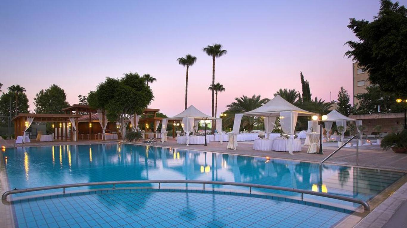 Ajax Hotel