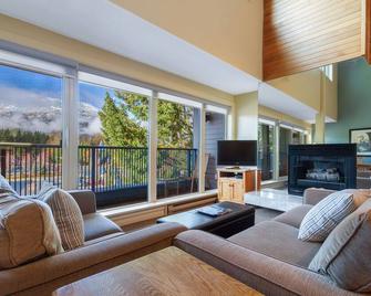 Village Gate House by Whiski Jack - Whistler - Living room
