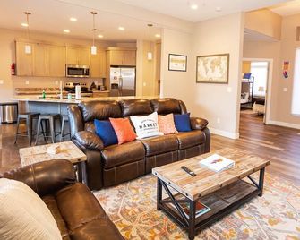 Pet Friendly Southern Utah Luxury Familyhome Views - Kanab - Olohuone