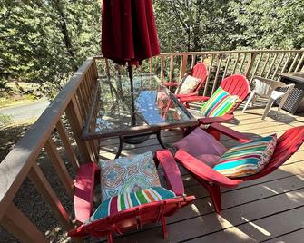 2 B/R Most Popular! 'Time Traveler Retreat' (Pets Welcome) - Julian - Balkon