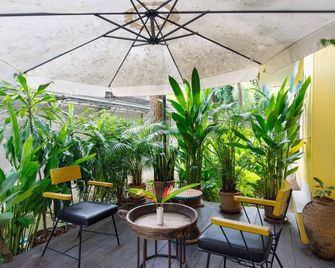 Vdara Pool Resort Spa Chiang Mai - Chiang Mai - Patio