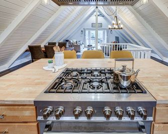 Stylish Bellingham Home With Lake And Mo - Bellingham - Dining room
