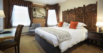 The Royal Adelaide Hotel - Windsor - Bedroom