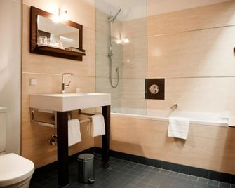 هوتل أديل - برلين - حمام