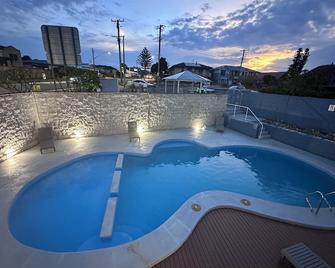 Venus Resort - The Entrance - Piscina
