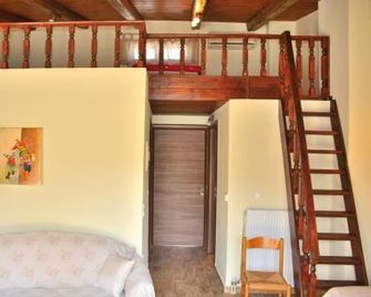 Luxury Suites in Panormo - Panormos - Trappen