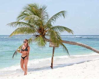Palm Gate Maldives - Thulusdhoo - Pláž