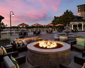 Courtyard by Marriott Portland North - פורטלנד - פטיו