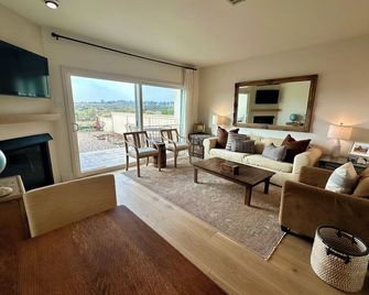 Sunny 2 BR condo Preserve Retreat - Goleta - Soggiorno