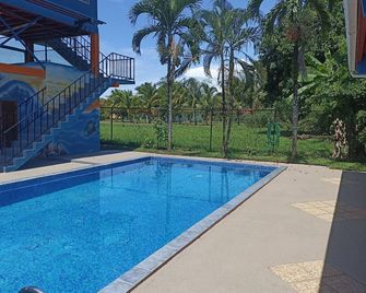 Relax and Unwind at Las Lajas Beach House - Las Lajas (Chiriqui) - Piscina