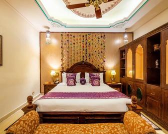Chokhi Dhani - The Ethnic 5-Star Deluxe Resort- Jaipur - ג'איפור - חדר שינה