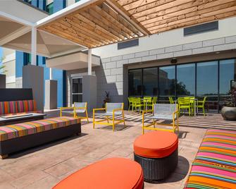 Home2 Suites by Hilton Forrest City - Forrest City - Binnenhof