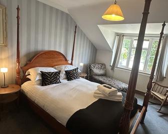 The Crooked Inn - Saltash - Bedroom