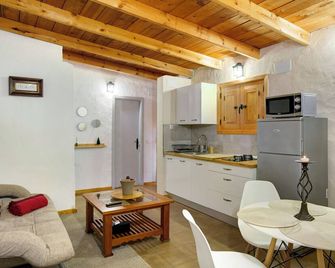 Casa Rural Los Colorados - Vega de San Mateo - Kitchen