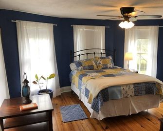 Historic Victorian Farmhouse near Great Smoky Mtns Nat Park - Walland - Ložnice