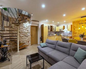 Villa Didovina mit Pool und Meerblick - Tučepi - Salon