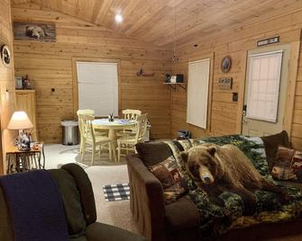 Bear Claw Cove #2 Pet Friendly/Hottub/ Bicycles/Kayaks - Pipestem - Living room