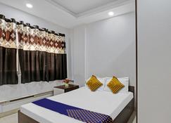Spot On Zois Nest - Bengaluru - Bedroom