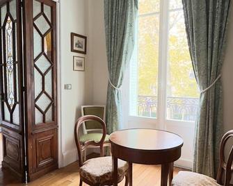 Les Suites De L'opera - Vichy - Dining room