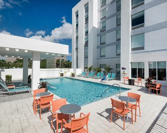 Home2 Suites by Hilton Ft. Lauderdale Airport-Cruise Port - Dania Beach - Svømmebasseng