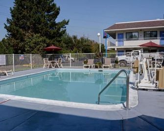 Motel 6-Springfield, Or - Eugene North - Springfield - Piscina