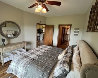 Million Dollar views, and walk to the Country Club. - Mars Hill - Habitación