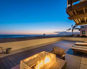 Luxury Modern Designer Beach House on Sand w/ Pool - Ventura - Balkon